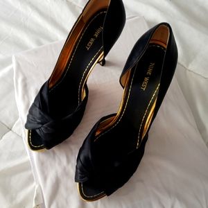 Nine West black satin heels